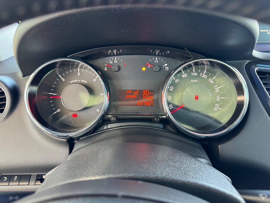 peugeot-5008-2014-diesel-1560cc