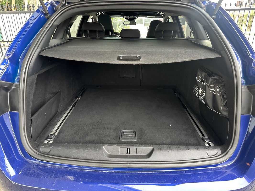 peugeot-308-sw-2017-gasolina-1199cc