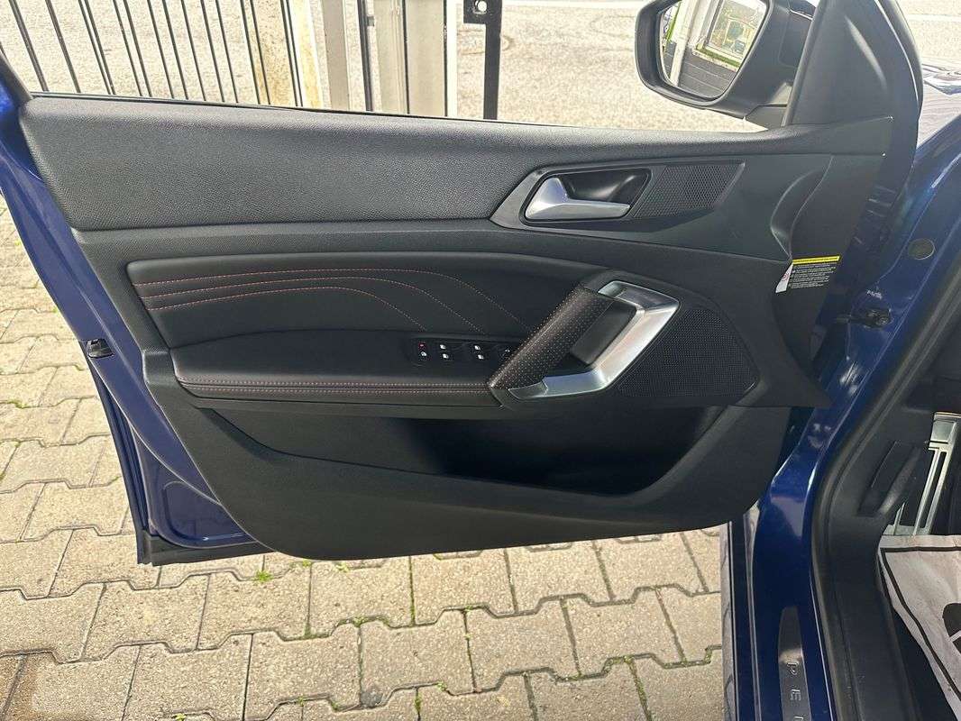 peugeot-308-sw-2017-gasolina-1199cc