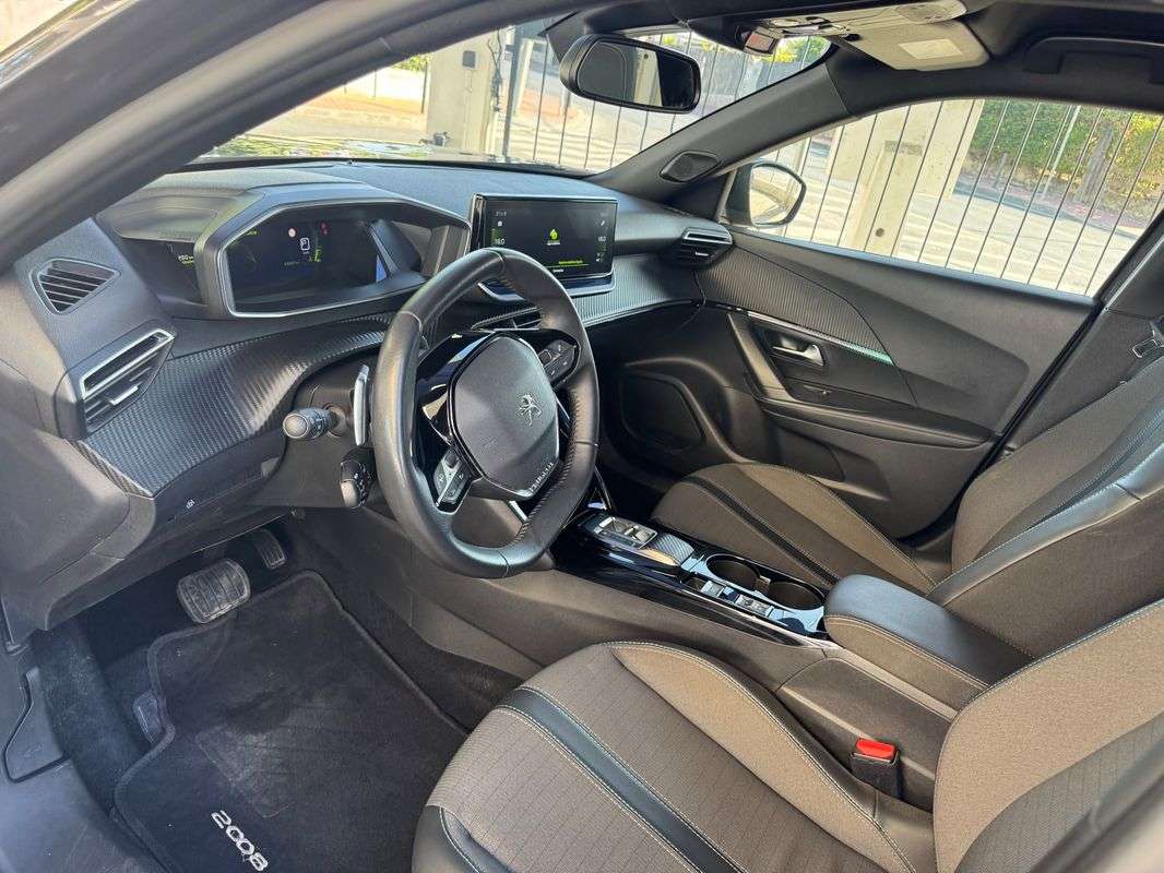 peugeot-2008-2023-gasolina-1199cc