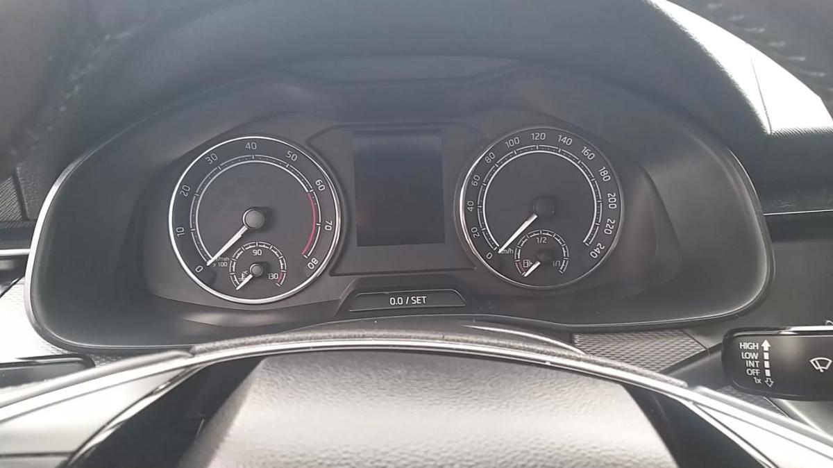 skoda-kamiq-2022-gasolina-999cc