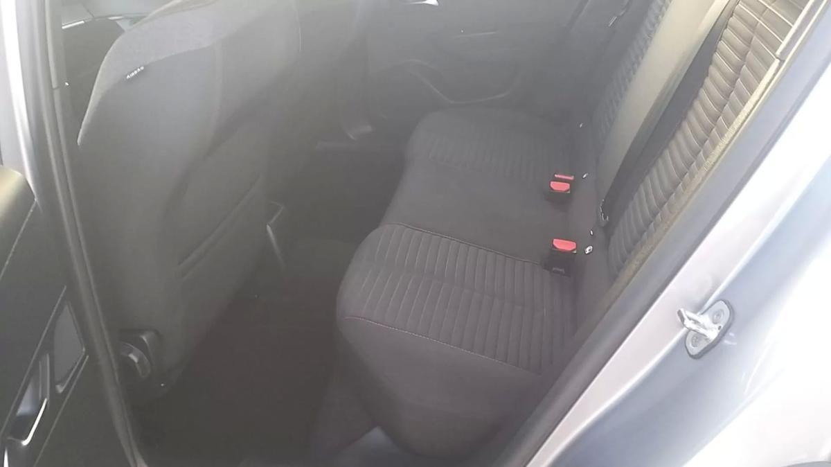 peugeot-2008-2023-gasolina-1199cc