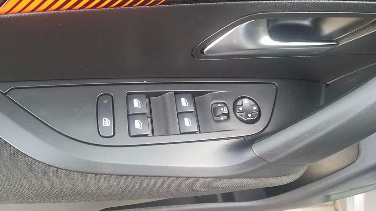 peugeot-2008-2023-gasolina-1199cc