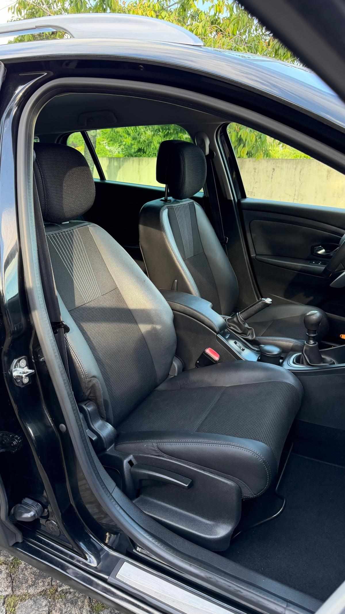 renault-megane-sport-tourer-2011-diesel-1461cc