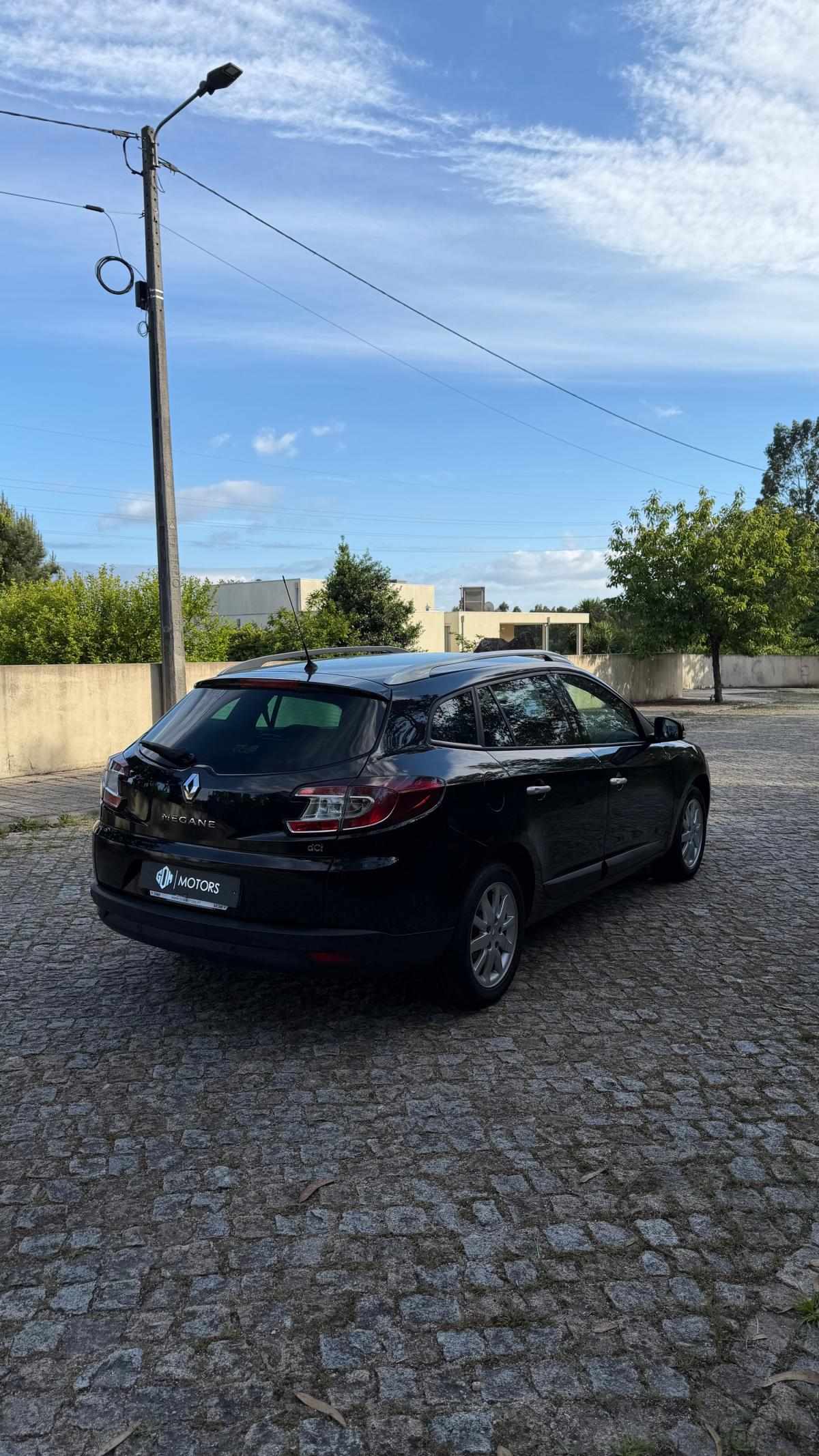 renault-megane-sport-tourer-2011-diesel-1461cc