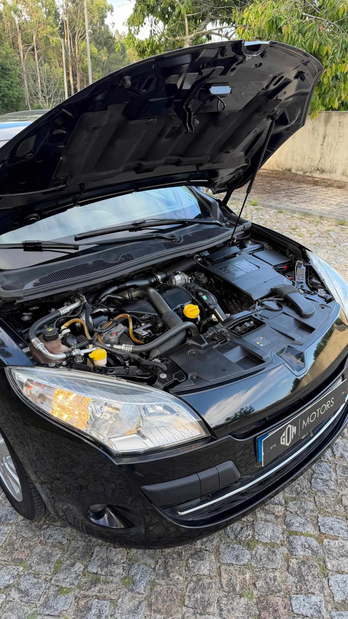 renault-megane-sport-tourer-2011-diesel-1461cc