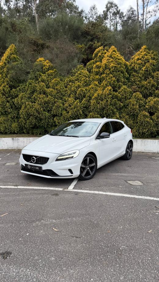 volvo-v40-2018-diesel-1969cc