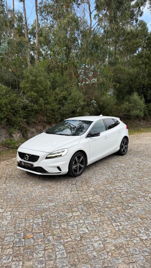 volvo-v40-2018-diesel-1969cc