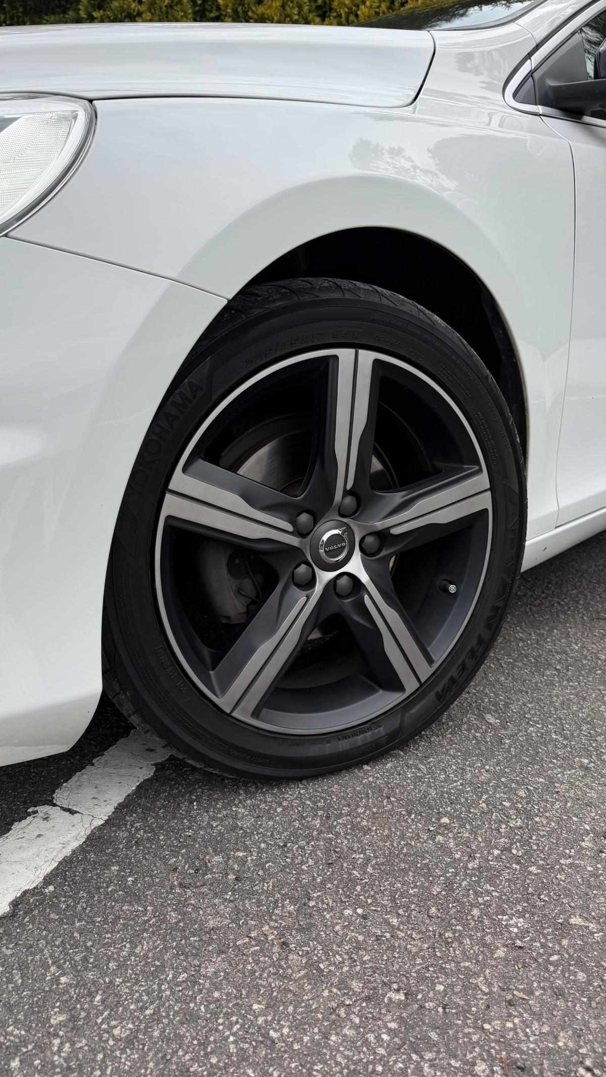 volvo-v40-2018-diesel-1969cc