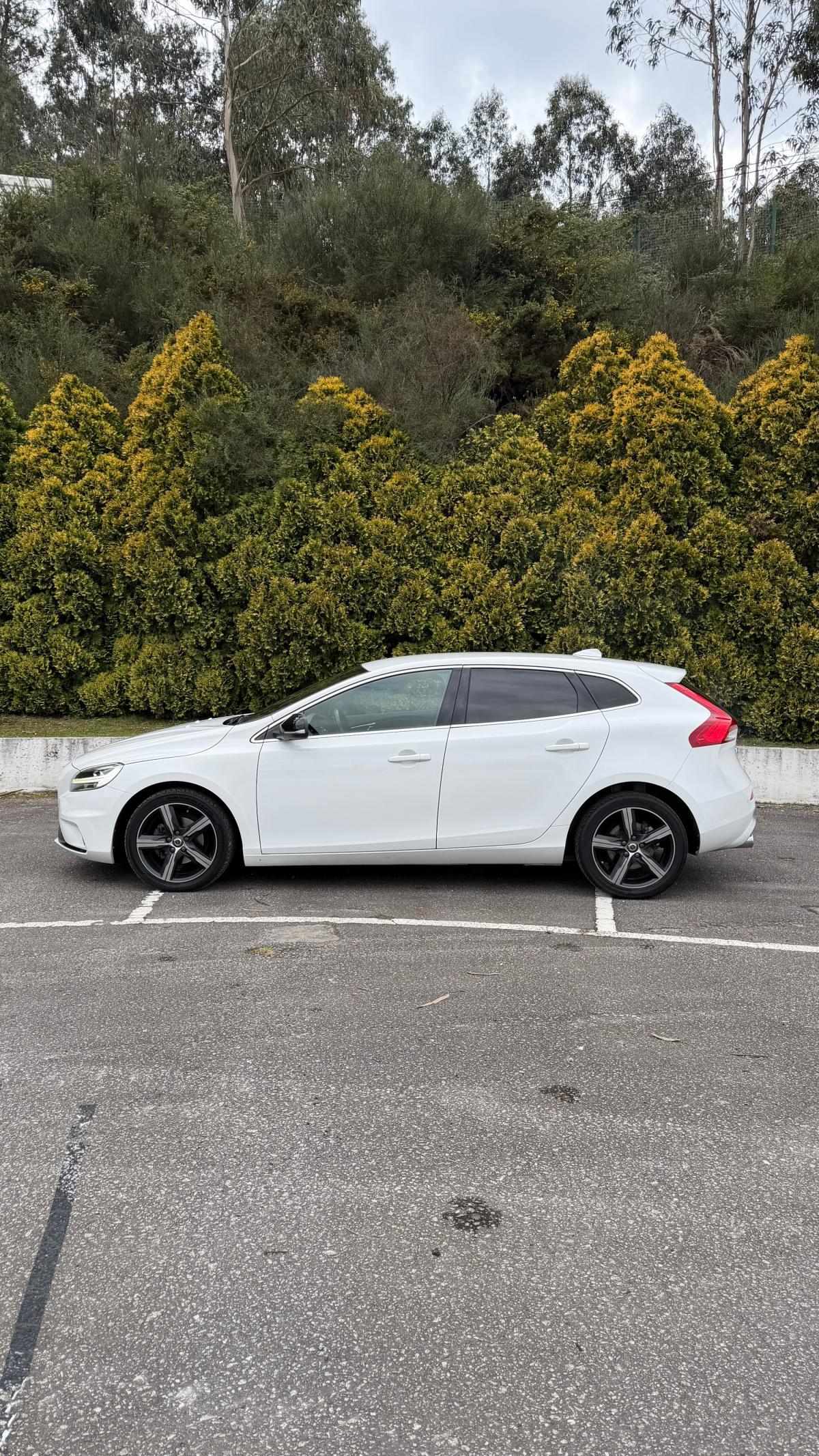 volvo-v40-2018-diesel-1969cc