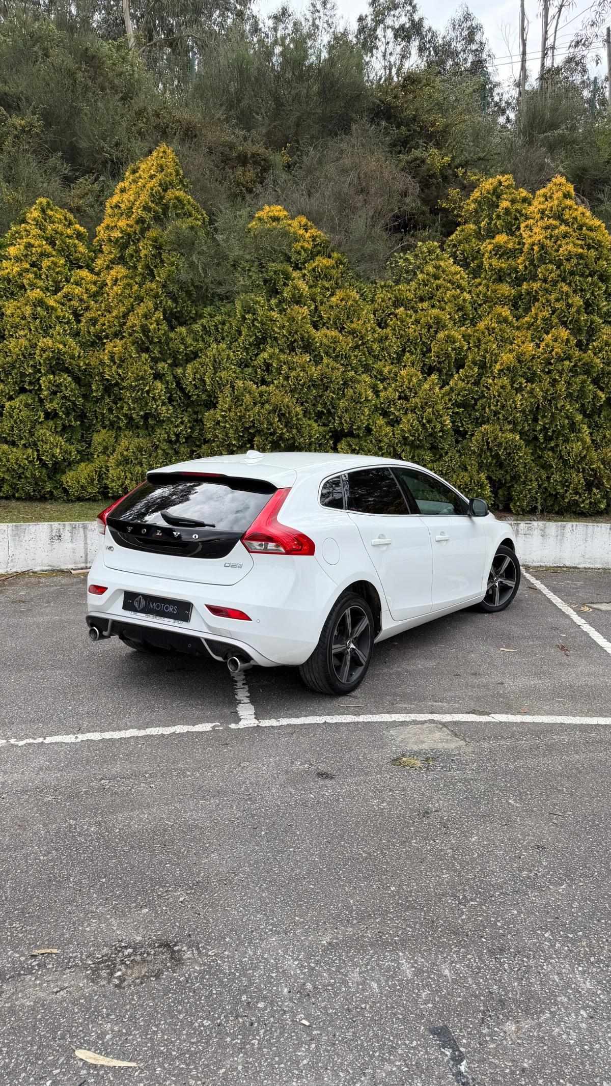 volvo-v40-2018-diesel-1969cc