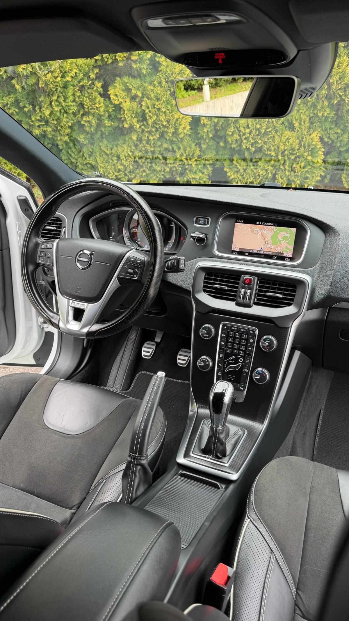 volvo-v40-2018-diesel-1969cc