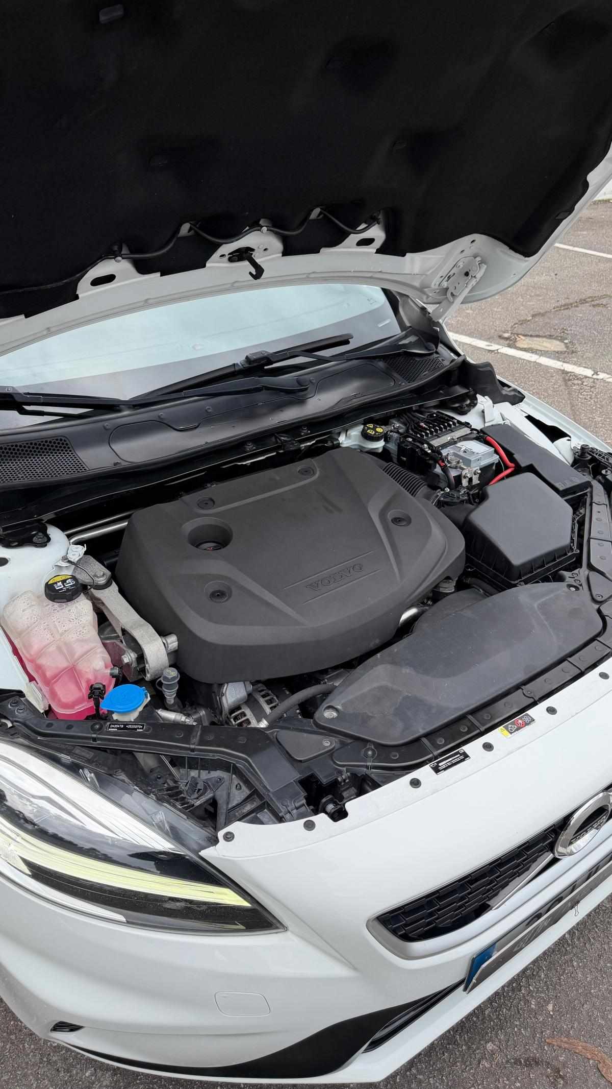 volvo-v40-2018-diesel-1969cc