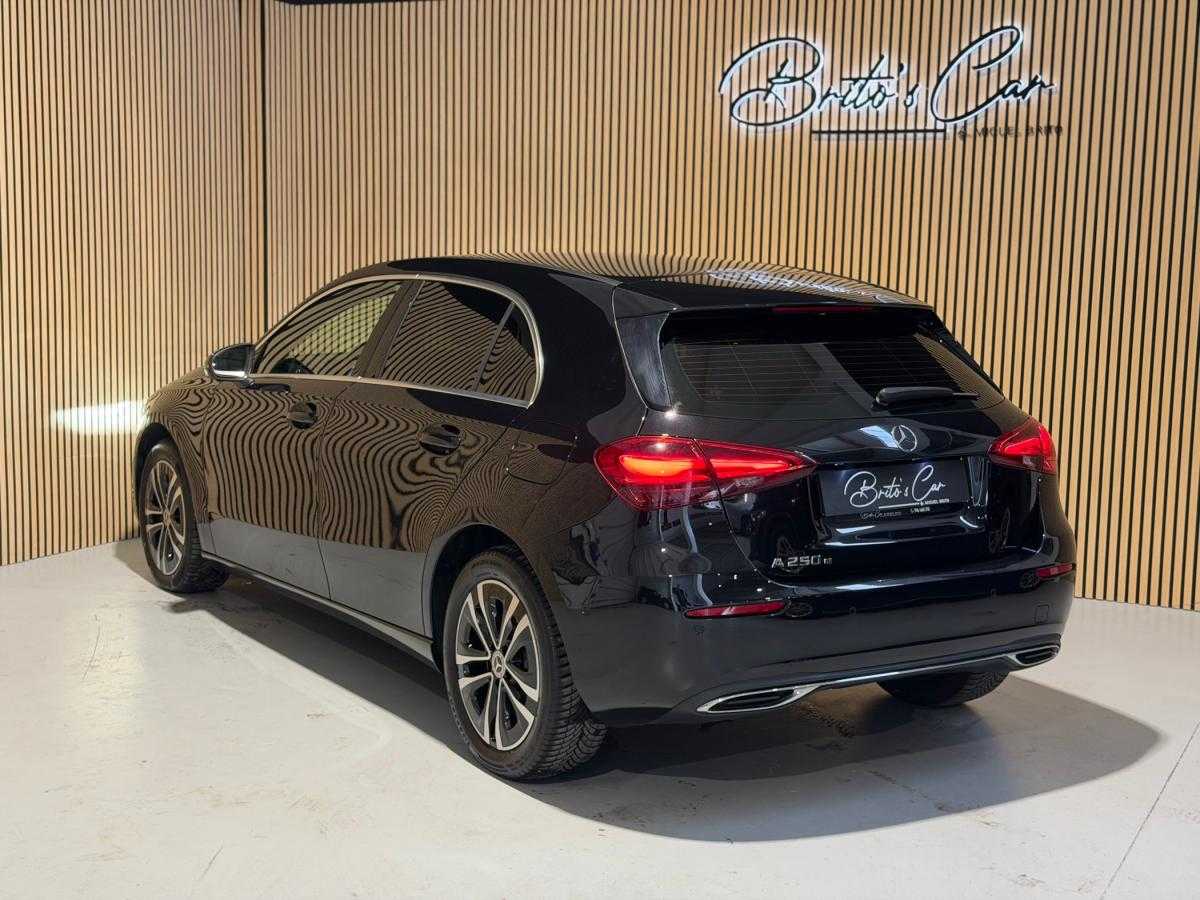 mercedes-benz-classe-a-2023-hibrido-a-gasolina-1332cc