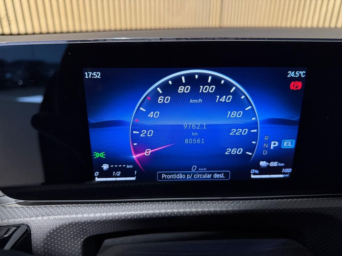 mercedes-benz-classe-a-2023-hibrido-a-gasolina-1332cc