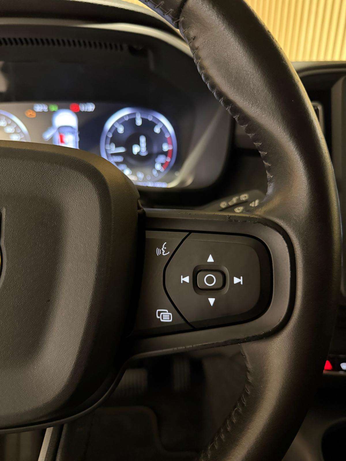 volvo-xc40-2018-diesel-1969cc