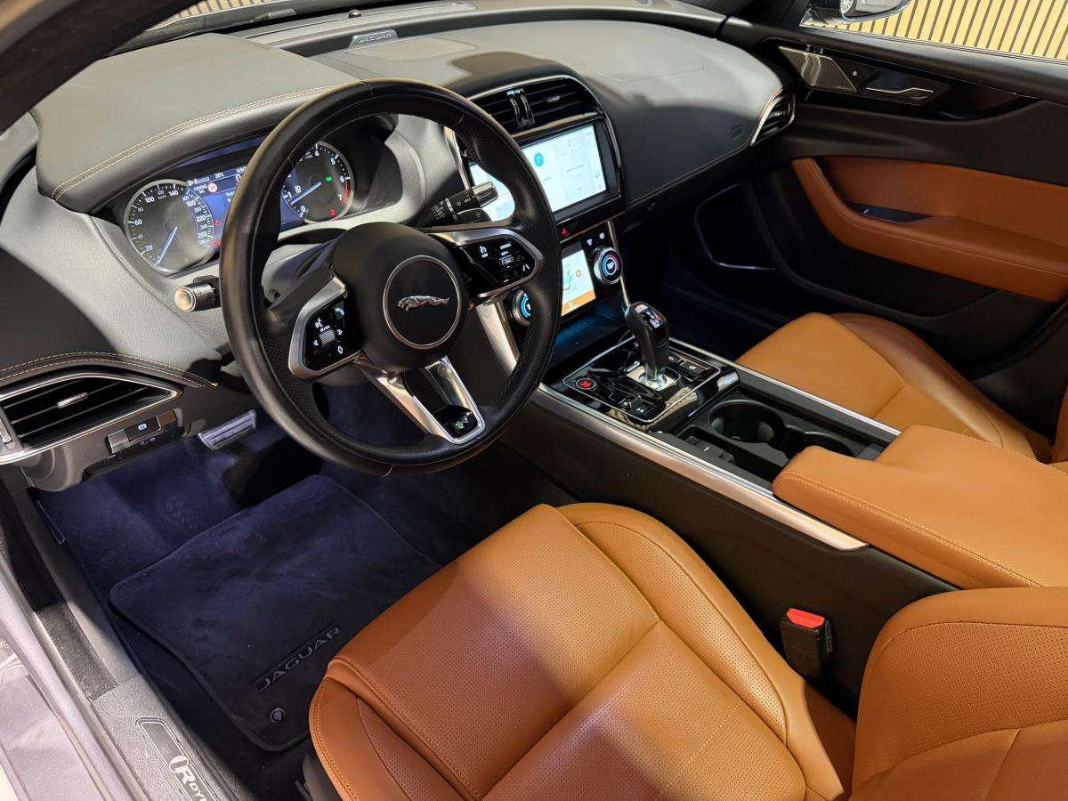 jaguar-xe-2023-gasolina-1997cc