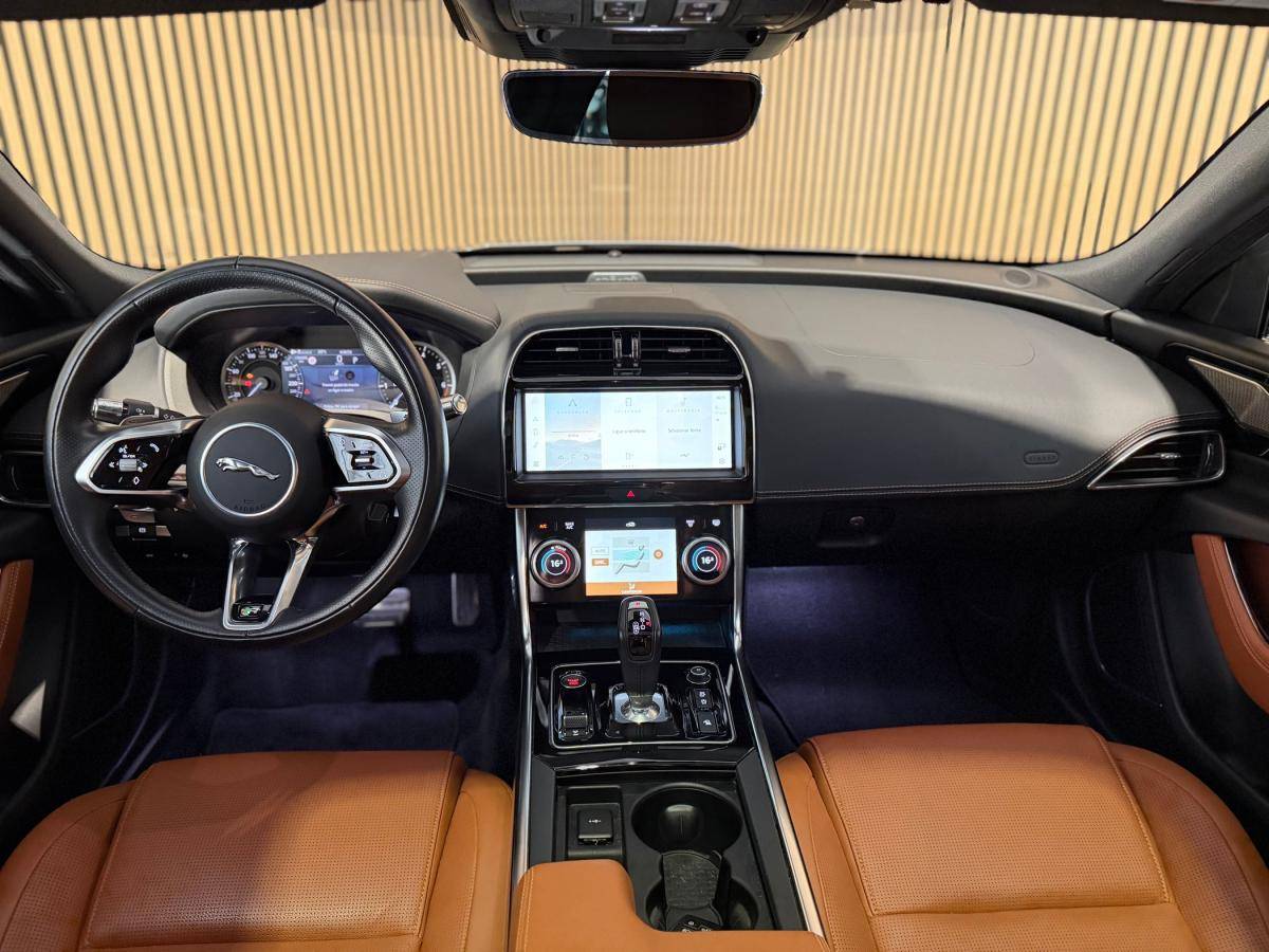 jaguar-xe-2023-gasolina-1997cc
