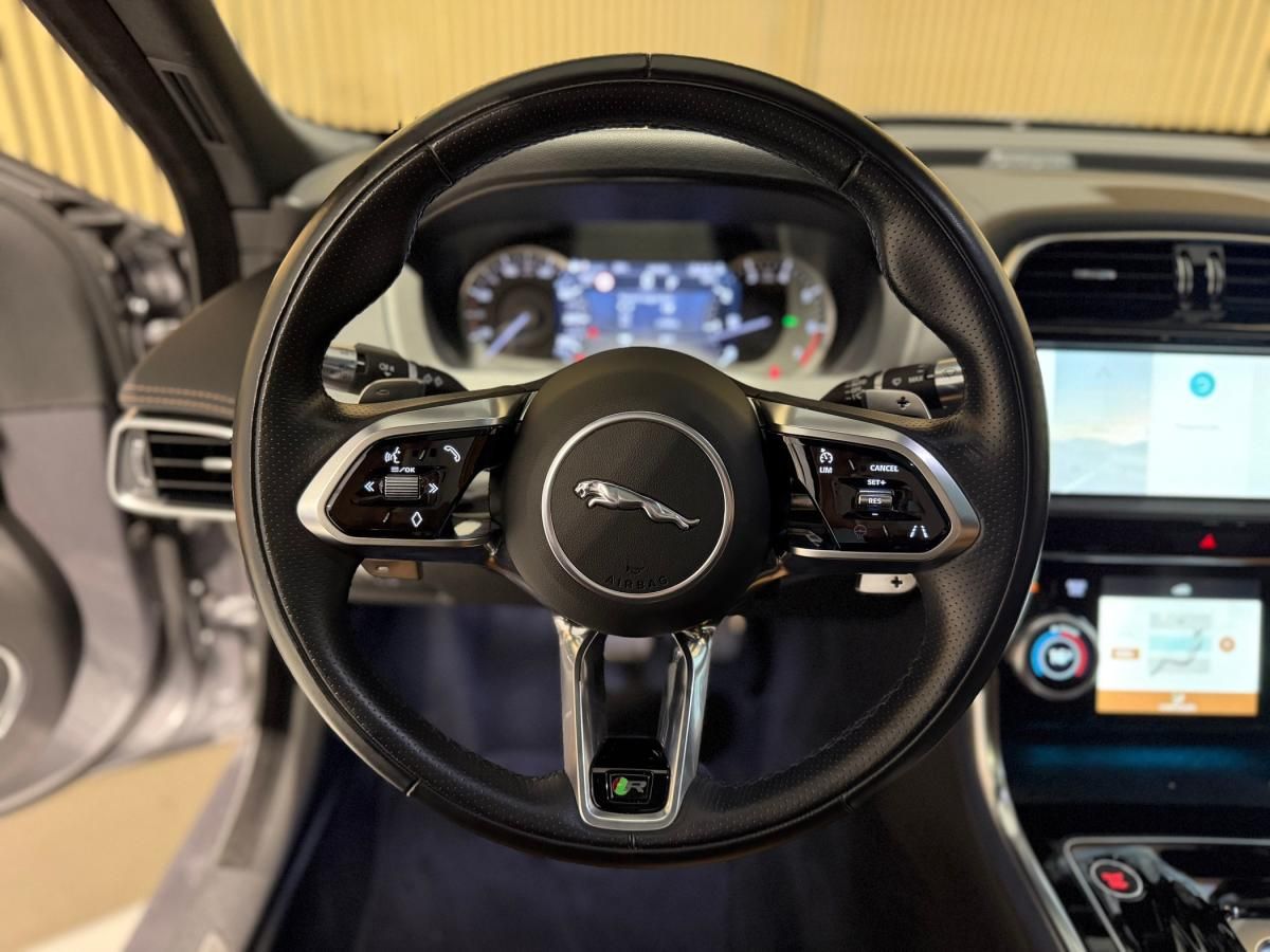jaguar-xe-2023-gasolina-1997cc