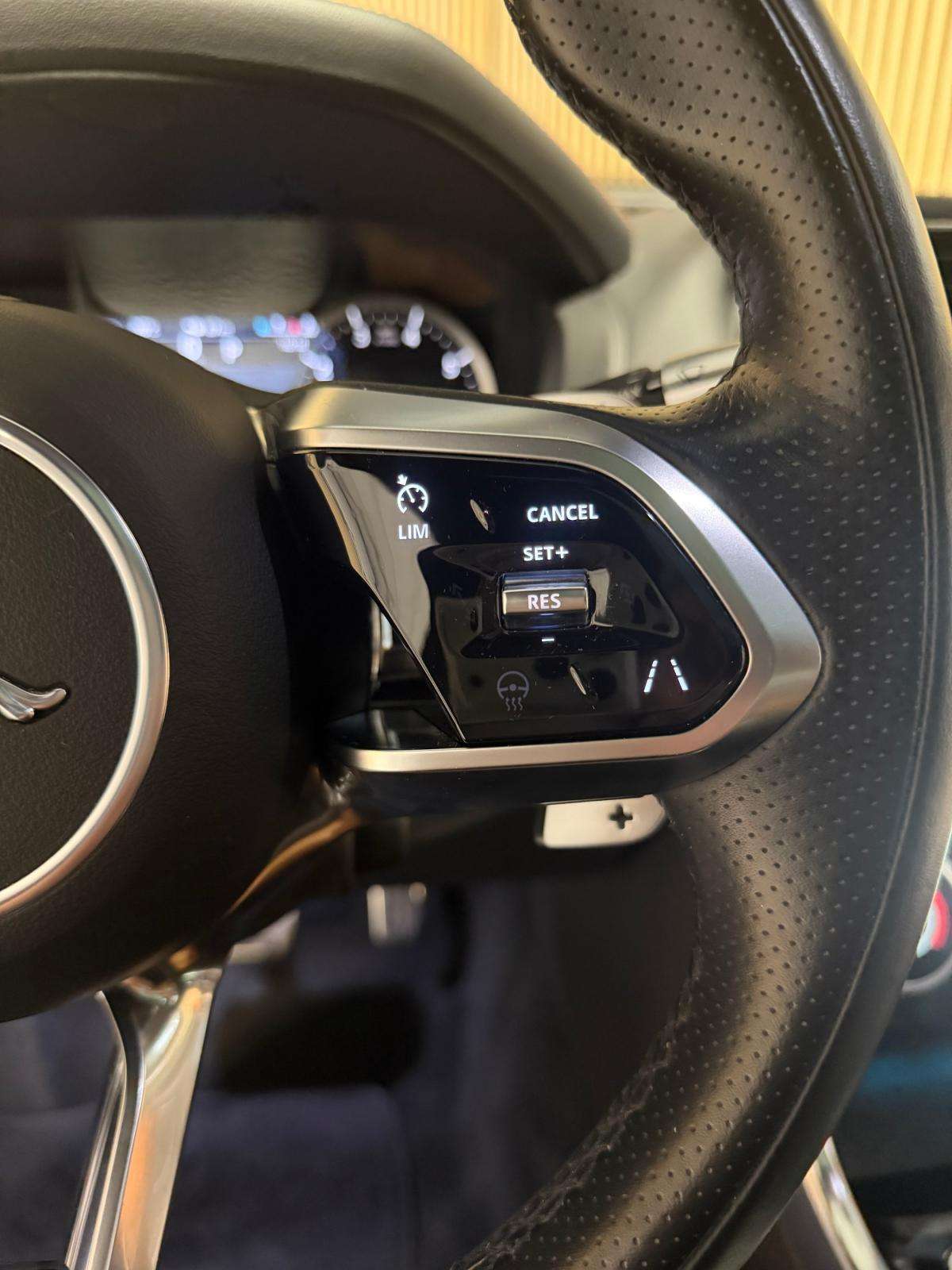 jaguar-xe-2023-gasolina-1997cc