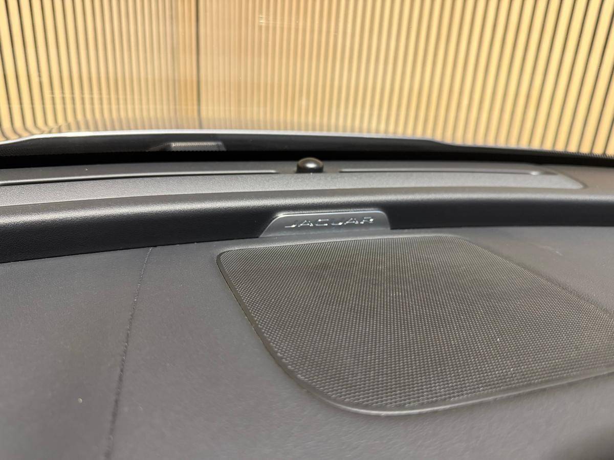 jaguar-xe-2023-gasolina-1997cc