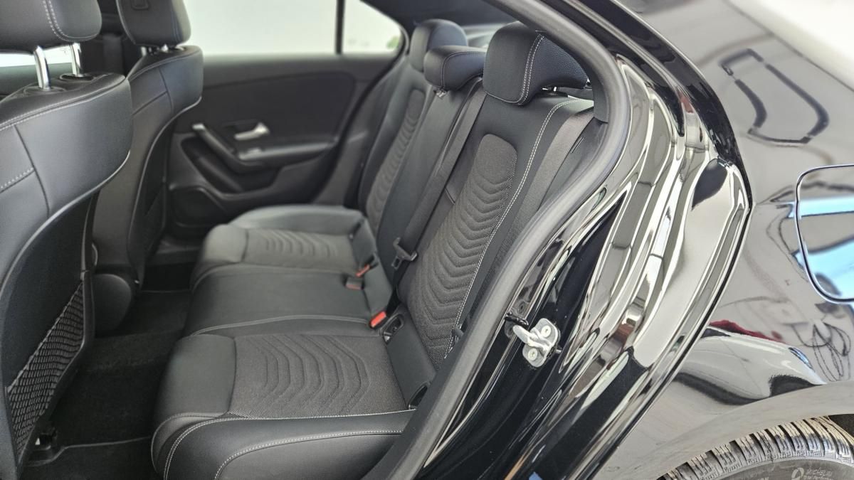 mercedes-benz-classe-a-2023-hibrido-a-gasolina-1332cc