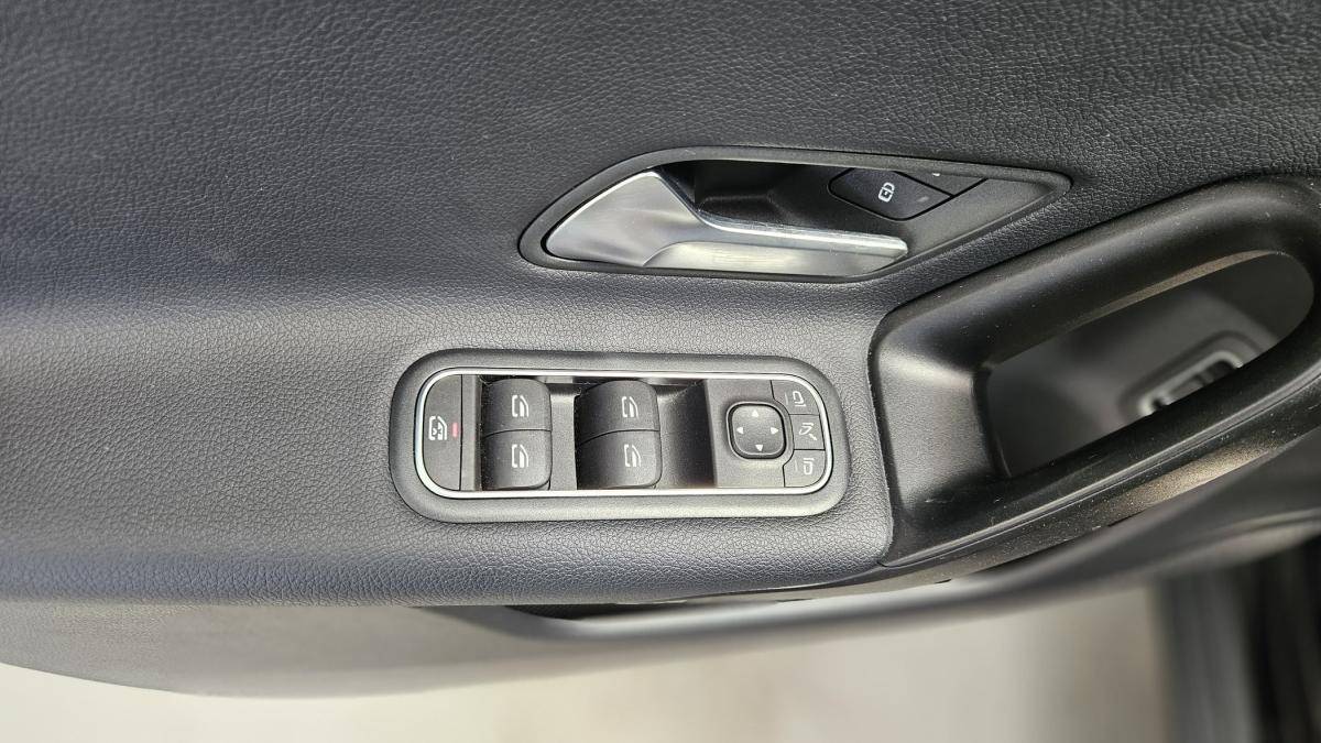 mercedes-benz-classe-a-2023-hibrido-a-gasolina-1332cc