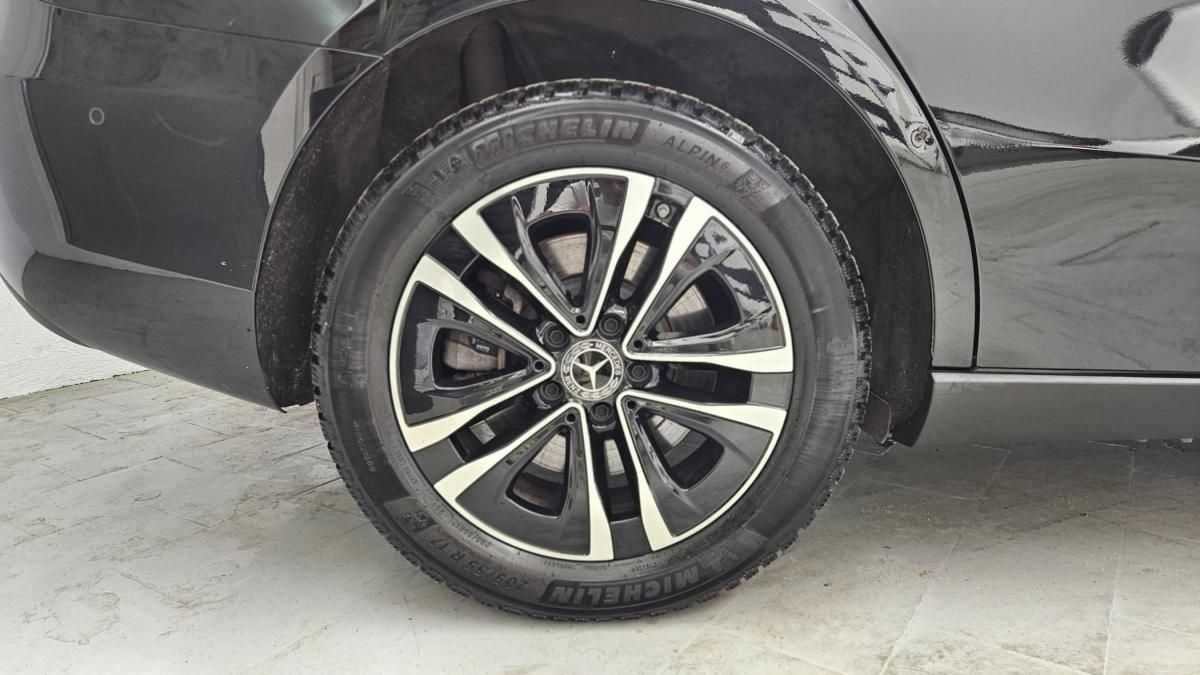 mercedes-benz-classe-a-2023-hibrido-a-gasolina-1332cc