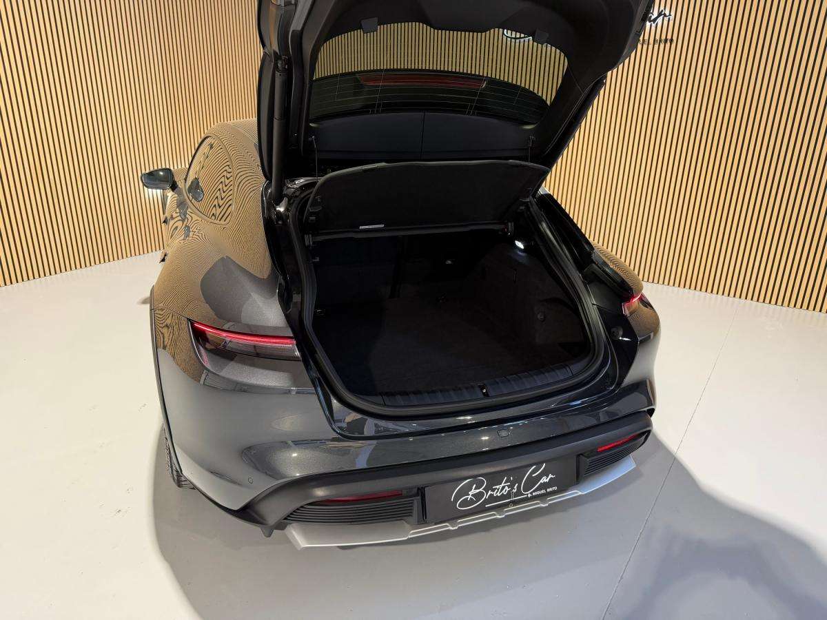 porsche-taycan-2023-eletrico-500cc