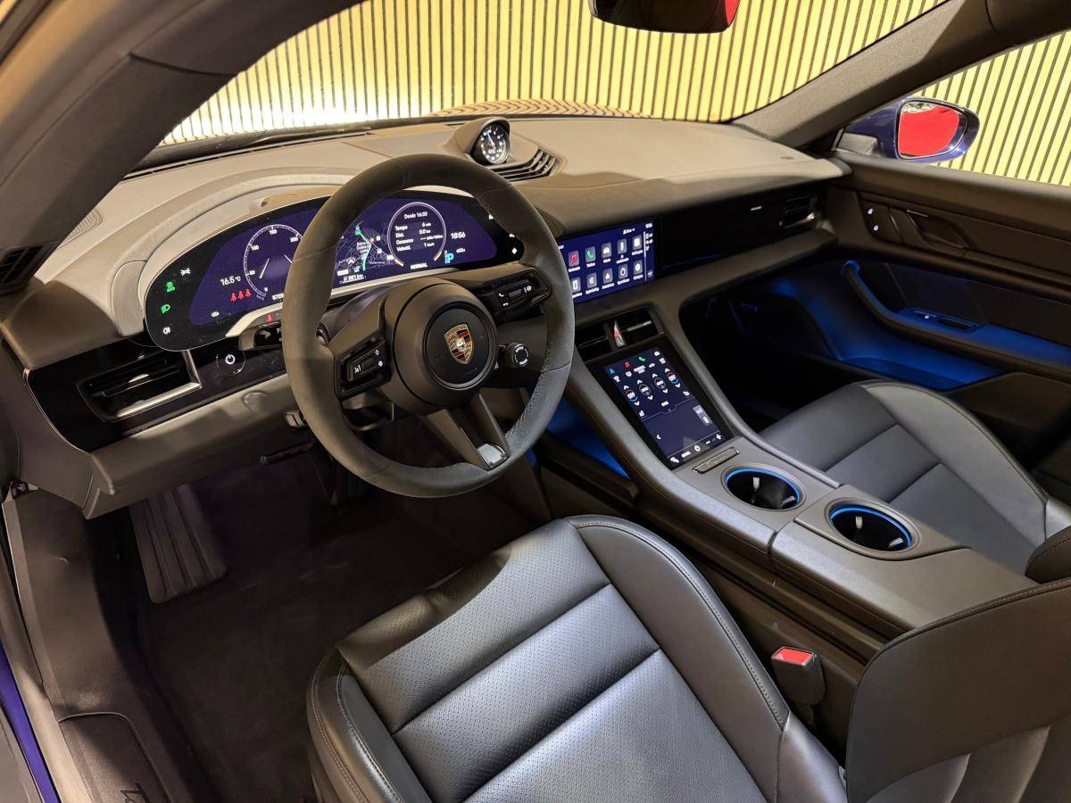 porsche-taycan-2024-eletrico-500cc