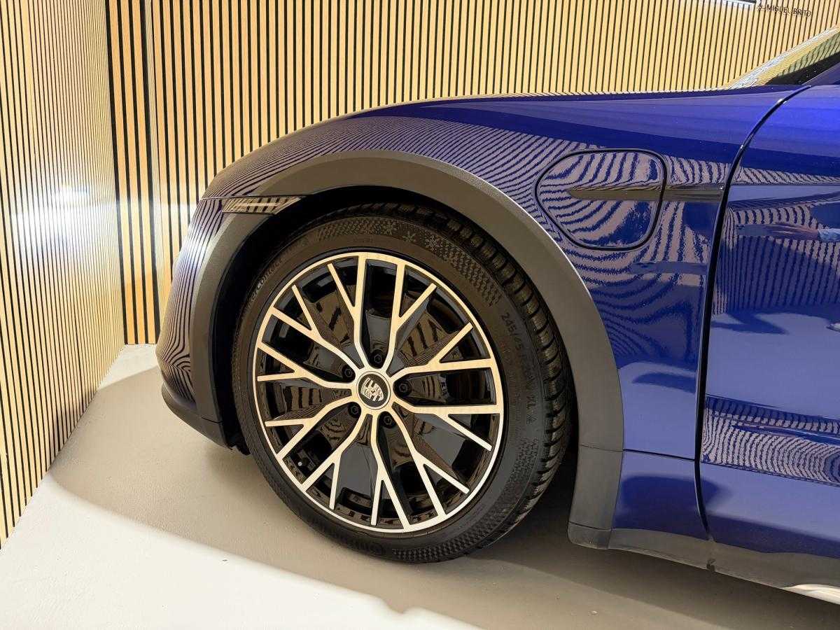 porsche-taycan-2024-eletrico-500cc