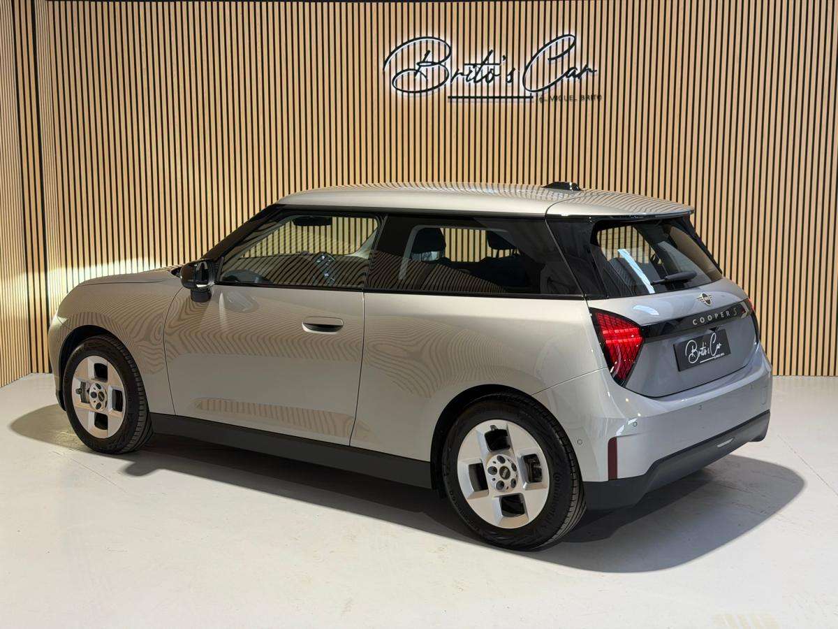 mini-cooper-2024-eletrico-500cc
