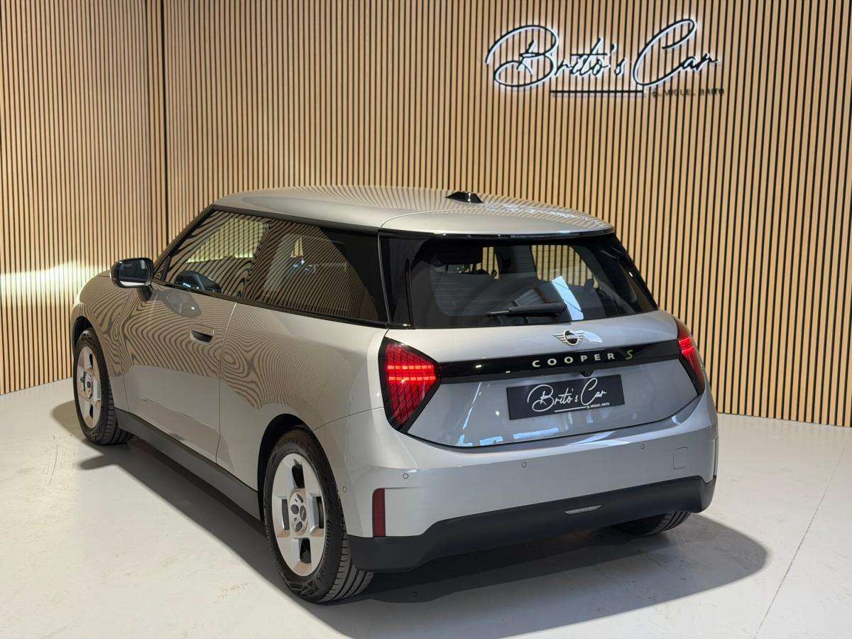 mini-cooper-2024-eletrico-500cc