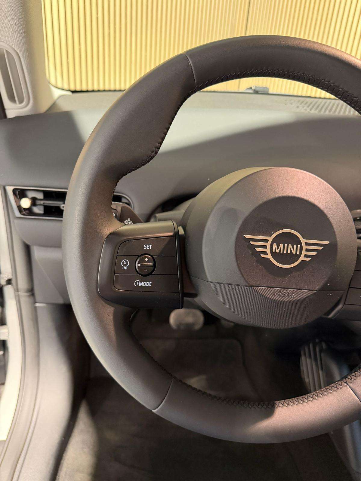 mini-cooper-2024-eletrico-500cc