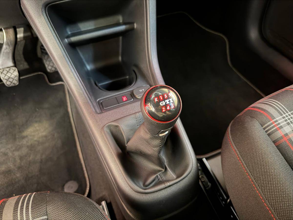 volkswagen-up-2022-gasolina-999cc