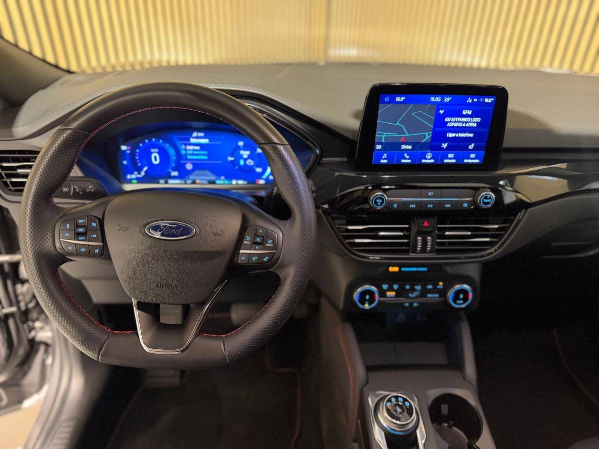 ford-kuga-2023-hibrido-a-gasolina-2488cc