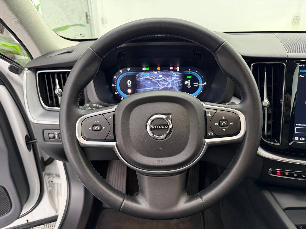 volvo-xc60-2021-hibrido-a-gasolina-1969cc