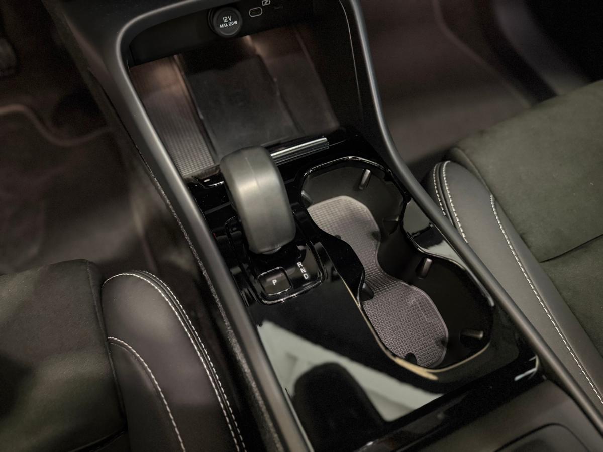 volvo-c40-2023-eletrico-0cc