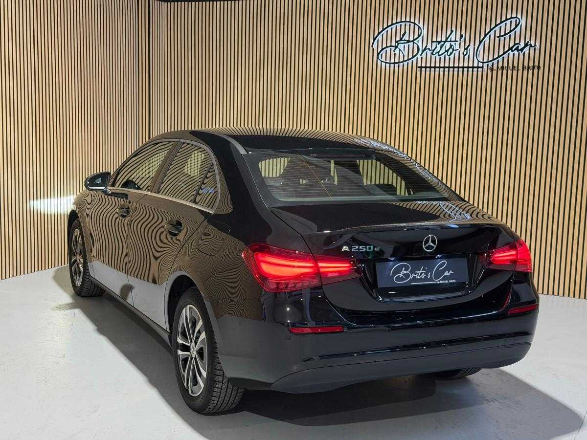 mercedes-benz-classe-a-2023-hibrido-a-gasolina-1332cc