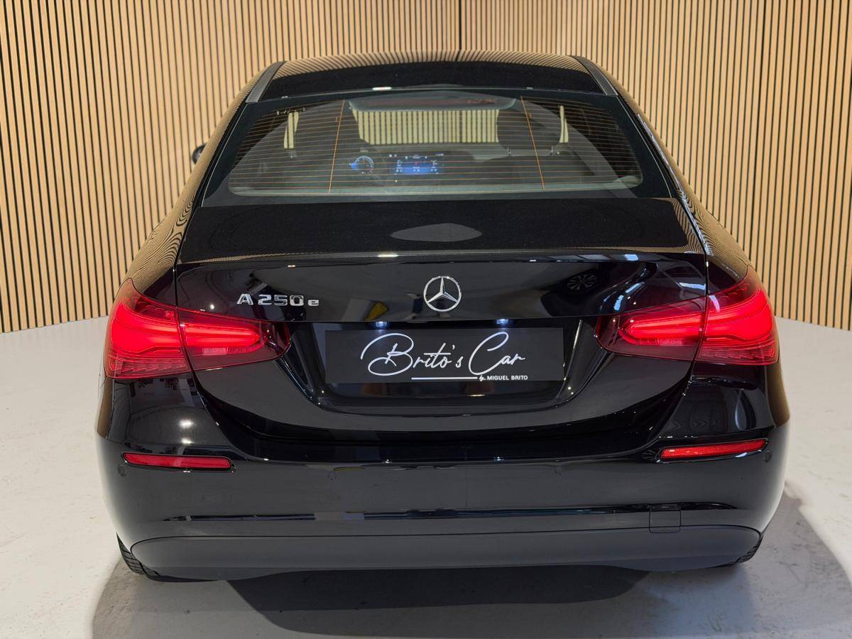 mercedes-benz-classe-a-2023-hibrido-a-gasolina-1332cc