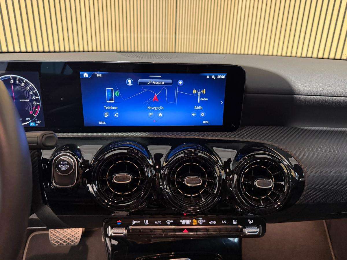 mercedes-benz-classe-a-2023-hibrido-a-gasolina-1332cc