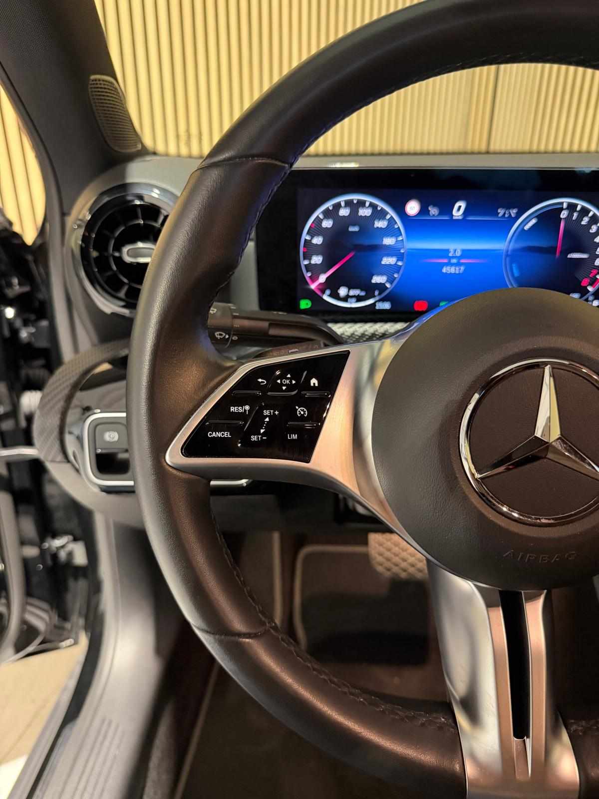 mercedes-benz-classe-a-2023-hibrido-a-gasolina-1332cc