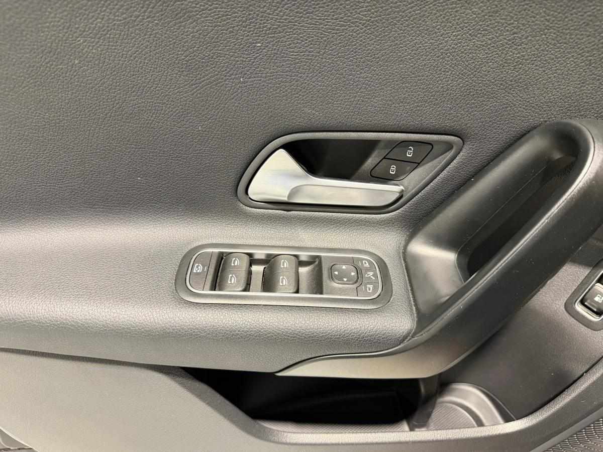 mercedes-benz-classe-a-2023-hibrido-a-gasolina-1332cc