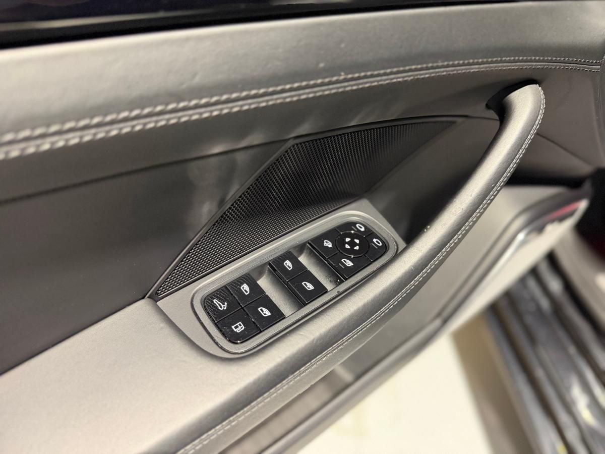 porsche-panamera-2021-hibrido-a-gasolina-2894cc
