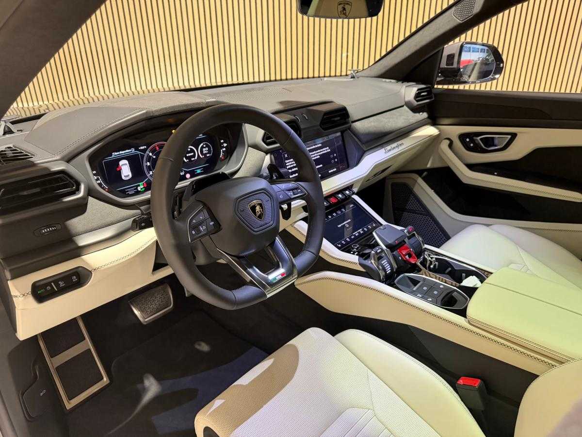 lamborghini-urus-2026-hibrido-a-gasolina-3996cc