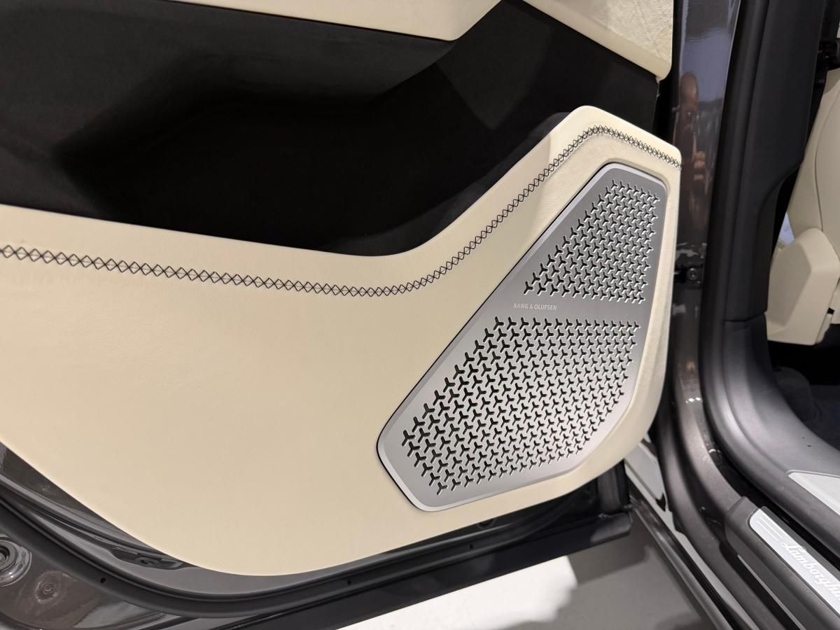 lamborghini-urus-2026-hibrido-a-gasolina-3996cc