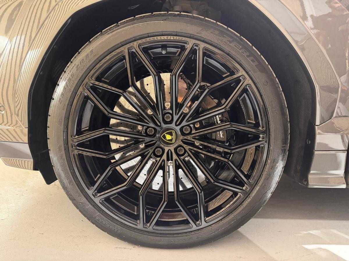 lamborghini-urus-2026-hibrido-a-gasolina-3996cc