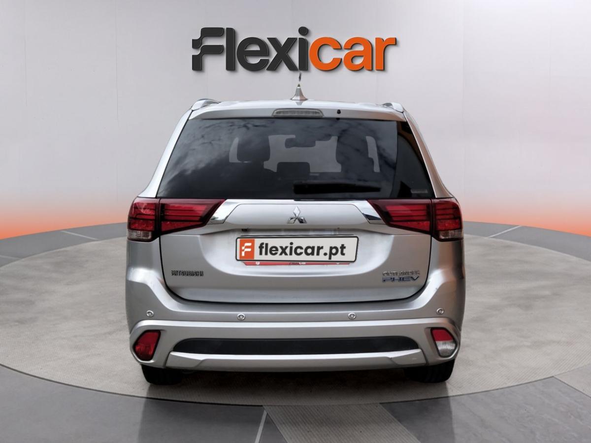 mitsubishi-outlander-2018-hibrido-a-gasolina-1998cc