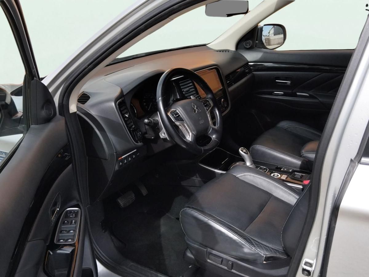 mitsubishi-outlander-2018-hibrido-a-gasolina-1998cc