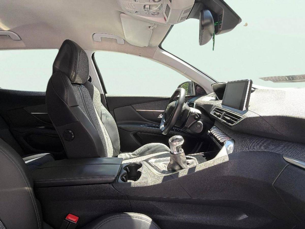 peugeot-3008-2017-diesel-1499cc